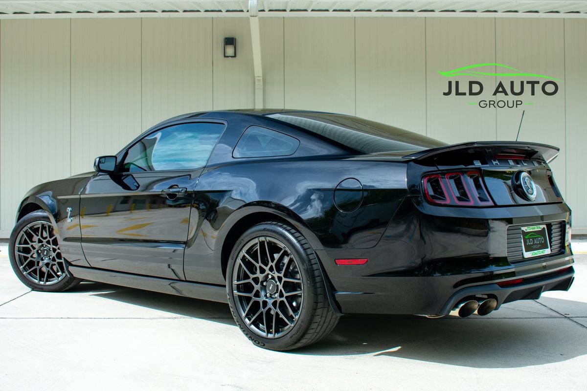 Used 2014 Ford Mustang Shelby GT500 w/ Equipment Group 821A RWD image 4