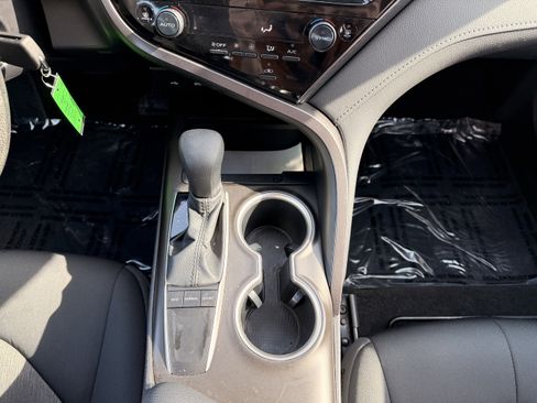 Used 2023 Toyota Camry LE image 19