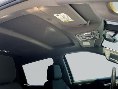 Used 2021 Chevrolet Silverado 1500 LT Trail Boss w/ Convenience Package II AWD/4WD image 19
