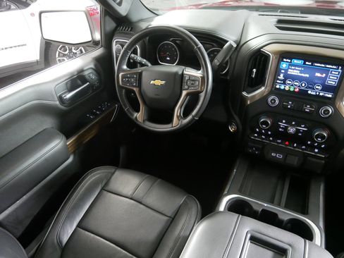 Used 2022 Chevrolet Silverado 1500 High Country w/ Technology Package image 9