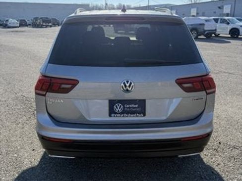 Certified 2019 Volkswagen Tiguan SE w/ Panoramic Sunroof Package image 5