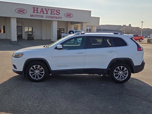 Used 2020 Jeep Cherokee Latitude Plus image 2