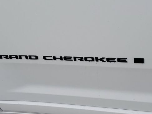 New 2026 Jeep Grand Cherokee Limited image 8