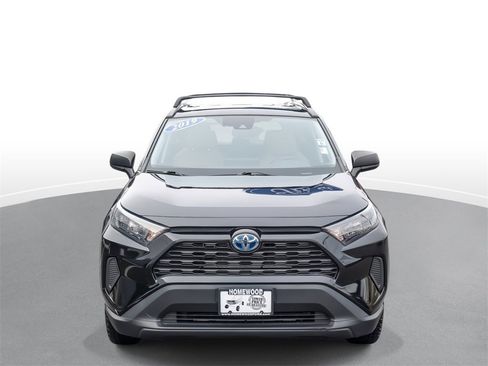 Used 2019 Toyota RAV4 LE image 3