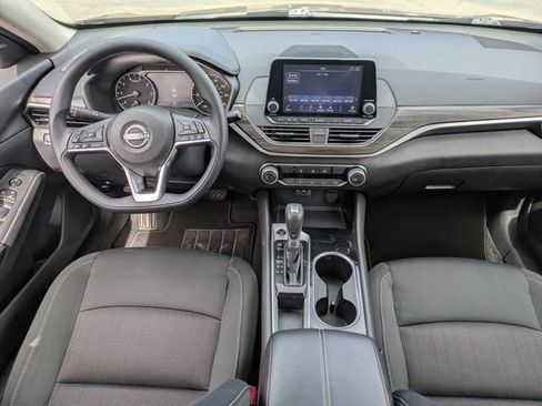 Used 2024 Nissan Altima 2.5 SV image 15