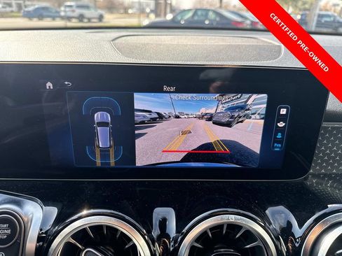 Used 2024 Mercedes-Benz GLB 250 GLB 250 image 24