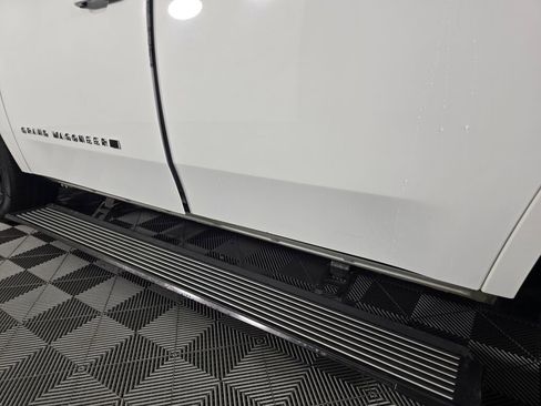 Used 2024 Jeep Grand Wagoneer Series II w/ Quick Order Packagew 28T image 15