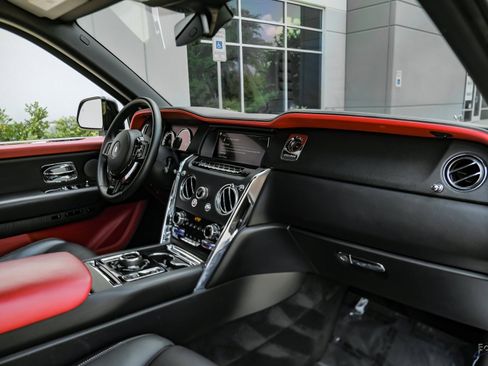 Used 2022 Rolls-Royce Cullinan image 41