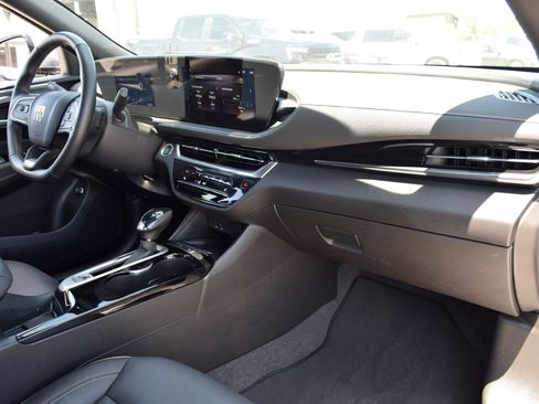 Used 2025 Buick Envista Avenir FWD image 22