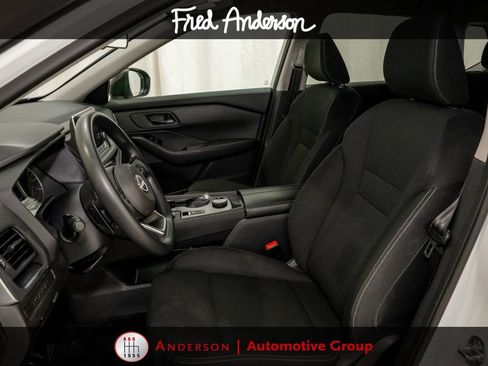 Used 2024 Nissan Rogue S AWD/4WD image 9
