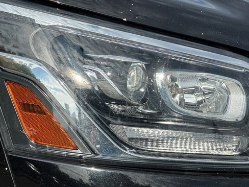 Used 2023 Ford Transit 350 XLT image 10