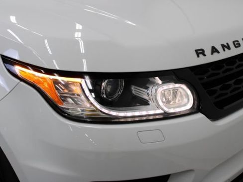 Used 2016 Land Rover Range Rover Sport Supercharged AWD/4WD image 28