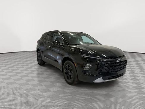 New 2025 Chevrolet Blazer LT w/ Midnight/Sport Edition FWD image 2