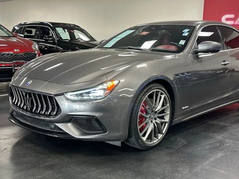 Used 2018 Maserati Ghibli S GranSport image 11