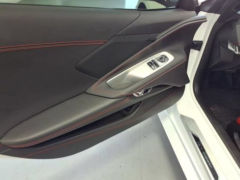 Used 2021 Chevrolet Corvette Stingray Coupe w/ Z51 Performance Package RWD image 11