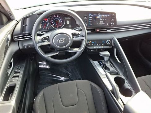 Used 2023 Hyundai Elantra SEL image 14