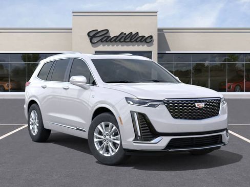 New 2025 Cadillac XT6 Luxury image 7