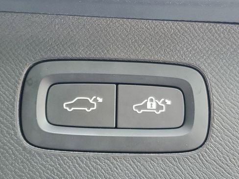 Certified 2022 Volvo XC90 T8 Inscription w/ Advanced Package image 9