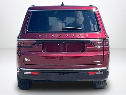 Used 2024 Jeep Wagoneer L Series II w/ Flexible Seating Group AWD/4WD image 5