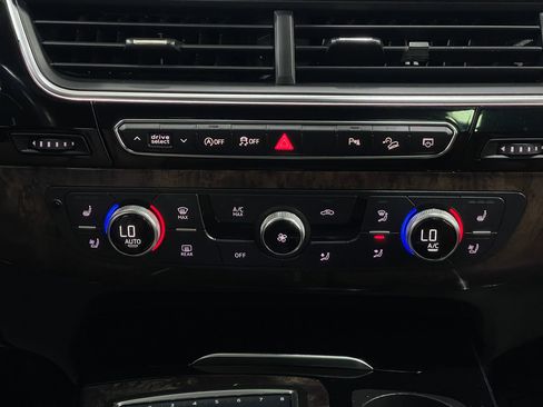 Used 2018 Audi Q7 3.0T Premium Plus w/ Premium Plus Package image 25