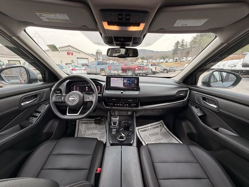 Used 2024 Nissan Rogue SL w/ SL Premium Package image 29