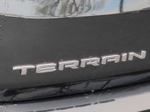 Used 2024 GMC Terrain SLE image 13