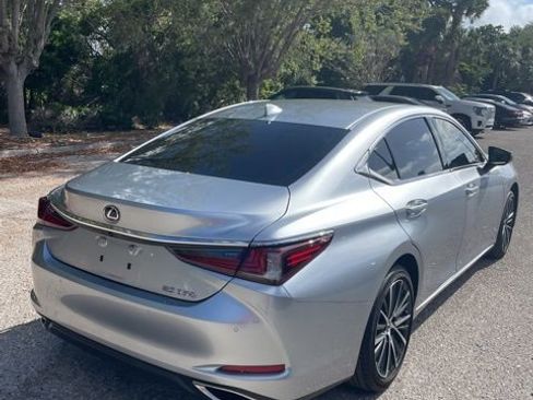 Used 2024 Lexus ES 350 w/ Premium Package image 4