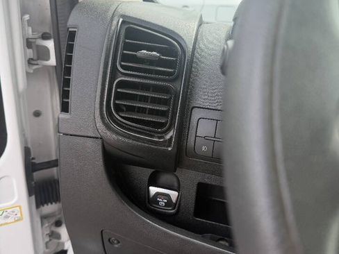 Used 2025 RAM ProMaster 2500 w/ Convenience Group FWD image 5