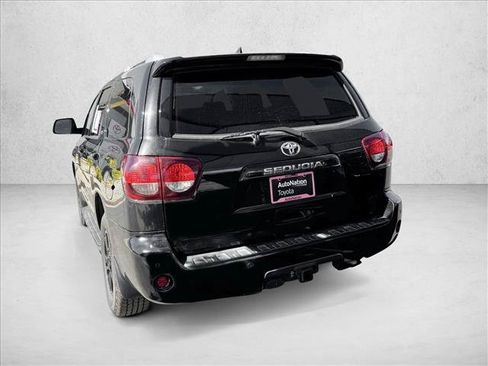 Used 2019 Toyota Sequoia SR5 AWD/4WD image 5