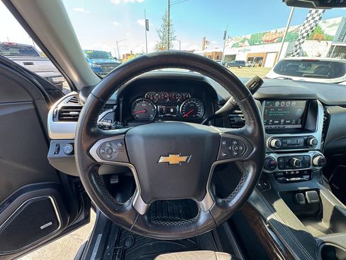 Used 2019 Chevrolet Suburban LT AWD/4WD image 14