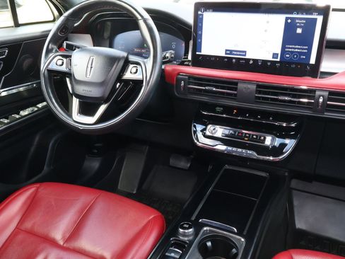Used 2023 Lincoln Corsair Reserve FWD image 12