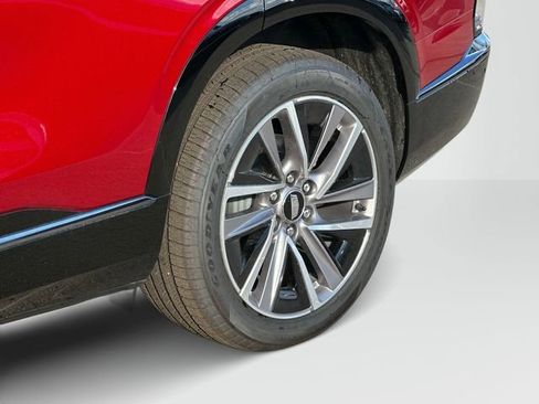 Used 2026 Cadillac Vistiq Sport image 17