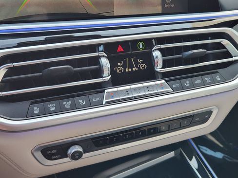 Used 2022 BMW ALPINA XB7 image 19