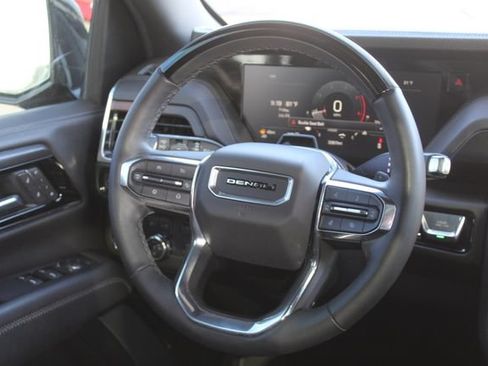 Used 2025 GMC Yukon Denali w/ Denali Reserve Package AWD/4WD image 24
