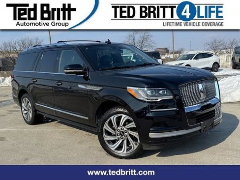 Used 2022 Lincoln Navigator L Reserve image 1