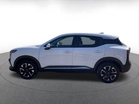 Used 2025 Nissan Kicks SV image 9