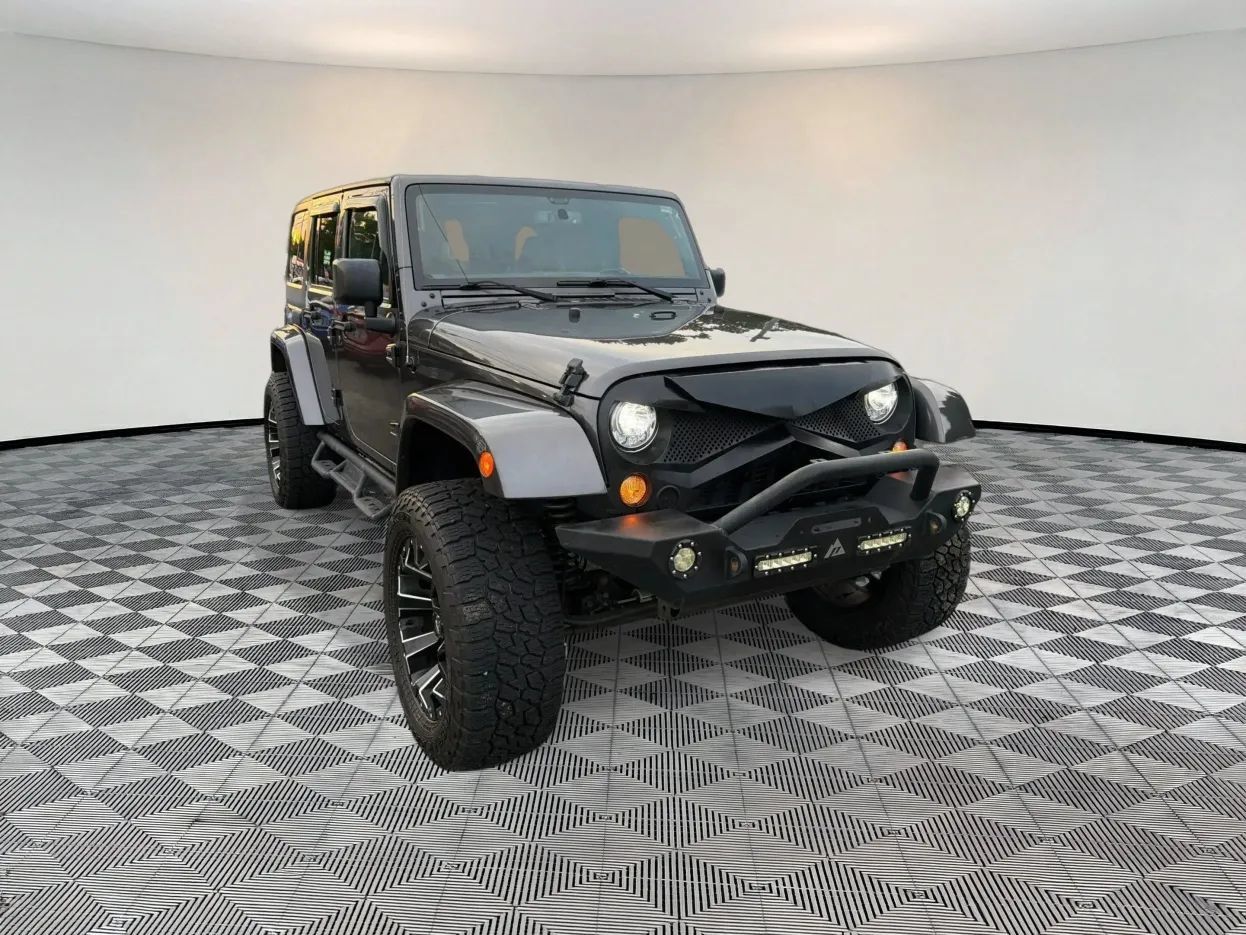 Used 2017 Jeep Wrangler Unlimited Sahara AWD/4WD image 1