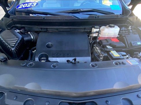 Used 2023 Buick Enclave Avenir image 9