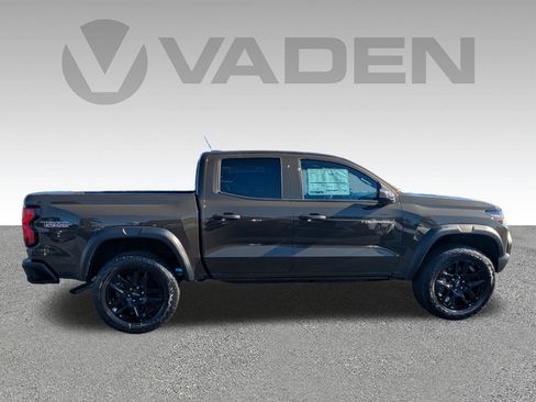 New 2025 Chevrolet Colorado Trail Boss w/ Off-Road Front Bumper Package image 23