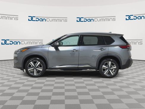 Used 2023 Nissan Rogue SL image 5