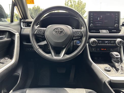 Used 2020 Toyota RAV4 XSE w/ XSE Grade Weather Package AWD/4WD image 16