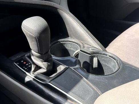 Used 2018 Toyota Camry LE FWD image 23