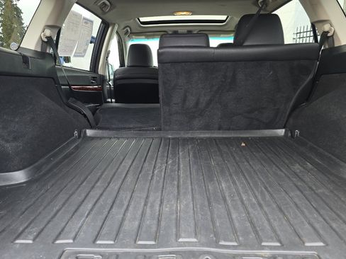 Used 2011 Subaru Outback 2.5i Limited image 15