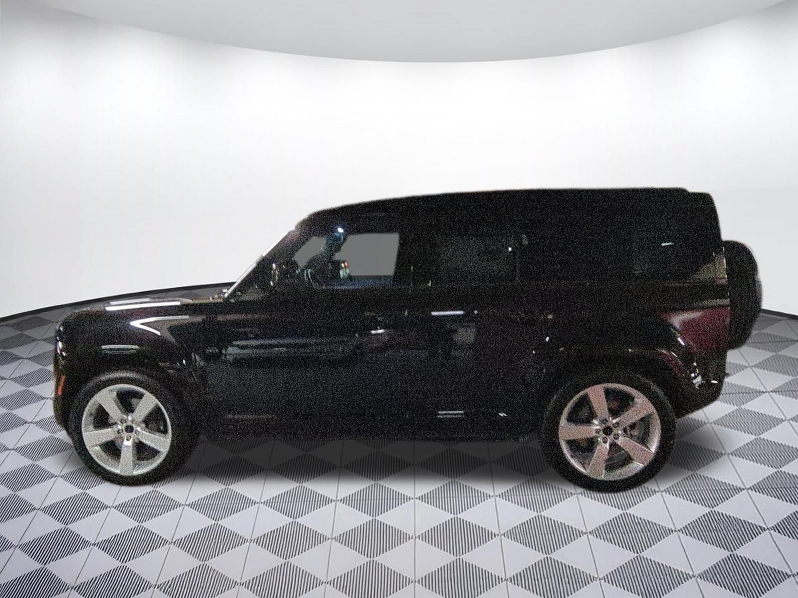New 2026 Land Rover Defender 110 X-Dynamic SE AWD/4WD image 2