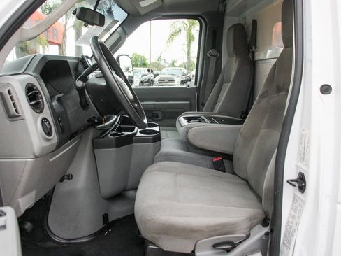 Used 2014 Ford E-350 and Econoline 350 Super Duty w/ Power Windows & Locks Group image 16