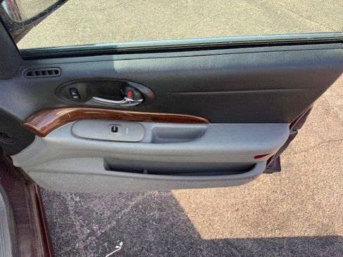 Used 2004 Buick Le Sabre Custom image 11