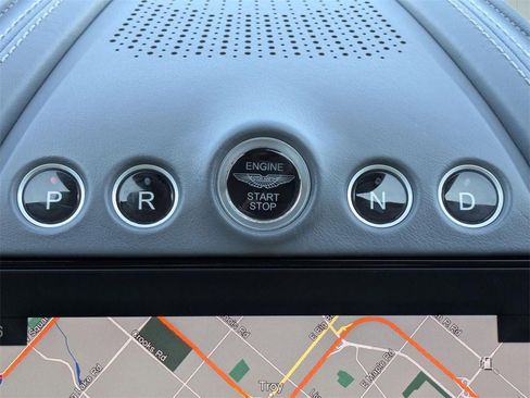 Used 2021 Aston Martin DBX Base image 31