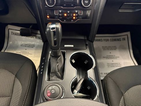 Used 2018 Ford Explorer XLT w/ Equipment Group 201A AWD/4WD image 27