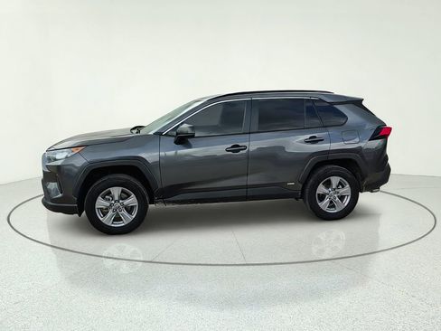 Used 2022 Toyota RAV4 LE AWD/4WD image 3