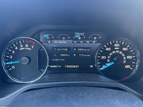 Used 2015 Ford F150 Platinum image 8